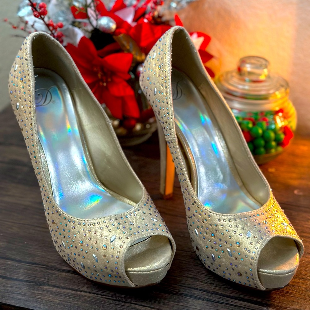Delicious Lorica Gold Rhinestone Peep Toe Heels, Size 10